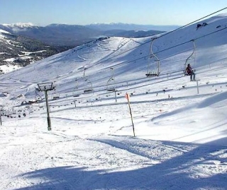  Ski slopes 